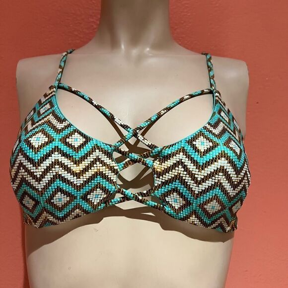 BEACH BUNNY BIKINI SET!!  - Picture 9 of 13